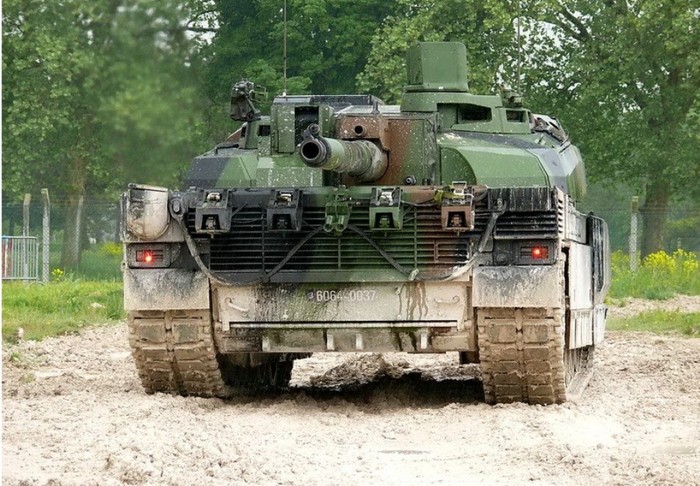 Tăng chiến trường AMX-56 Leclerc hiện đang được quân đội Pháp và UAE sử dụng.
